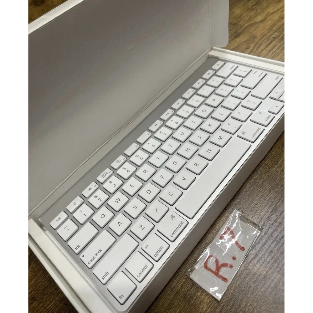 Apple Wireless Keyboard MC184LL/A Open Box with Original Box